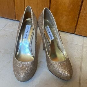 Steve Madden Sparkling Gold Heels size 7 1/2
